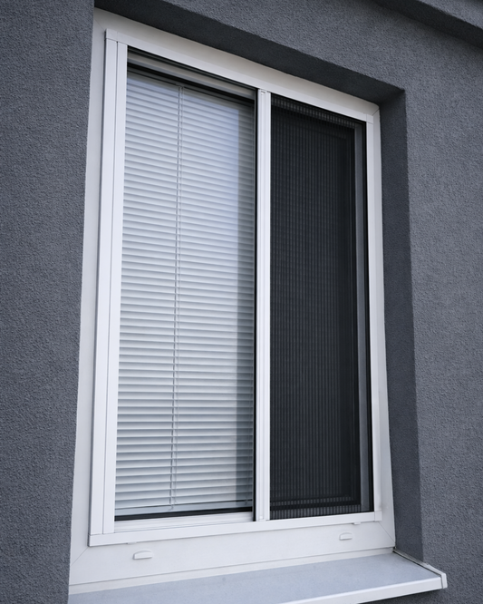 Moskytech Smart – plisovaná sieť proti hmyzu pre moderné okná