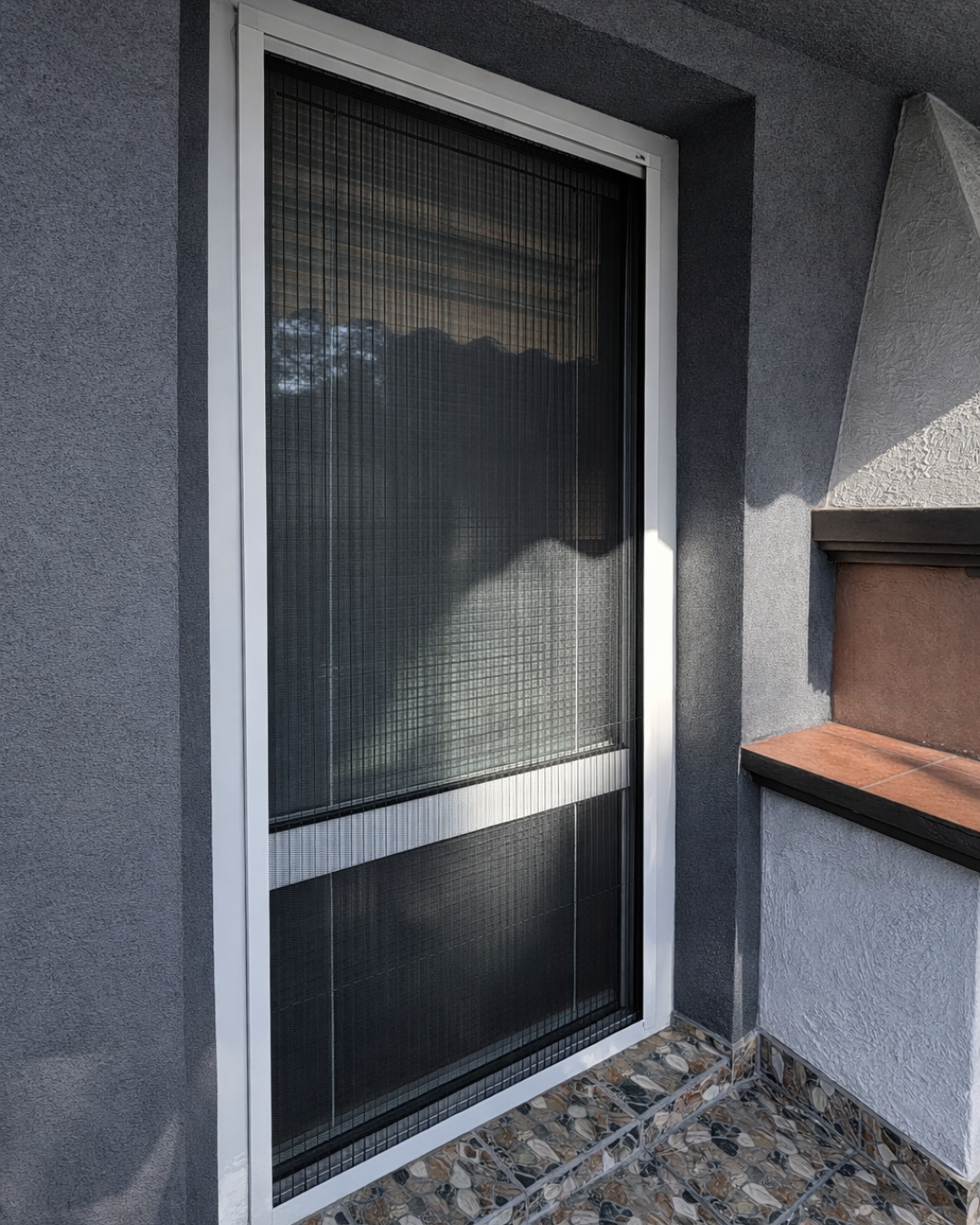 Moskytech Smart – plisovaná sieť proti hmyzu pre moderné okná